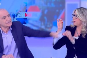 Το ΠΑΣΟΚ τα βάζει με τον Αλέξη Τσίπρα: "Μέγας Ευεργέτης" του Κυριάκου Μητσοτάκη...