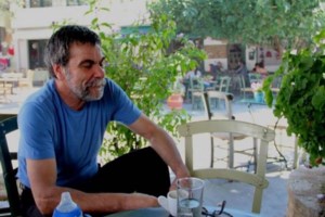 Ανώγεια- Ράγισε καρδιές η κόρη του Λευτέρη Καλομοίρη στην κηδεία: "Κλαίμε για τον πατέρα μου, κλαίμε και τον άλλο νεκρό" - εικόνα 2