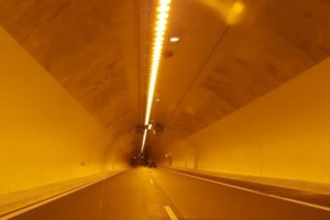 "Στάζανε βενζίνες, θα άρπαζε φωτιά" - Ανατριχιαστική μαρτυρία του οδηγού που συγκρούστηκε ο 80χρονος στη Βουλιαγμένης