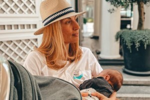 Η Μαρία Ηλιάκη στη Μύκονο μετά από 20 χρόνια: "Έχω ξυπνήσει από τις 8...γριά!" - εικόνα 3