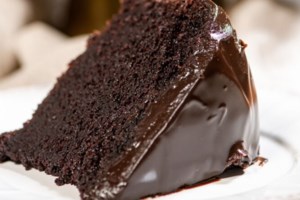 Υγρή σοκολατόπιτα που λιώνει στο στόμα - Η πιο εύκολη και γρήγορη συνταγή που υπάρχει