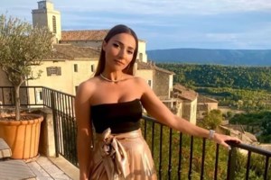 Η Όλγα Φαρμάκη ντύθηκε ασορτί με την κόρη της και έλαμπαν ολόκληρες [εικόνες]