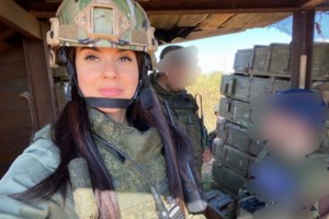 Μακρόν: Η Γαλλία θα παραμείνει στο πλευρό της Ουκρανίας - Κίνδυνος για την παγκόσμια ειρήνη η Ρωσία - εικόνα 2