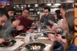 MasterChef: Η μάχη δύο φίλων, η συγκινητική αποχώρηση και τα στοιχήματα στον εξώστη [Βίντεο]