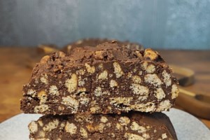 Συνταγή: Απίθανο και υγιεινό κέικ μήλου με γιαούρτι - Χωρίς ζάχαρη