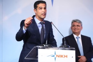 Επιμένει ο Άρης Σερβετάλης για τις αμβλώσεις: "Δεν χρειάζεται να είμαι γυναίκα για να κρίνω την πράξη"