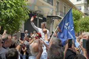 Περιοδεία στην Άρτα μαζί με τον γιο του Μπελέρη ο Κυριάκος Μητσοτάκης - εικόνα 3