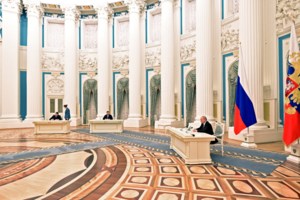 Ουκρανία: Ο πρόεδρος Ζελένσκι δεν βλέπει "ευρεία σύρραξη" με τη Ρωσία- Να παγώσει ο Nord Stream 2