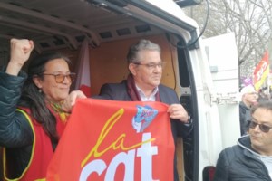 Το σχόλιο του Αλέξη Τσίπρα για τα γαλλικά του Κουτσούμπα: "Απ’ ό,τι είδα έχει και πολύ καλή προφορά" [βίντεο] - εικόνα 2