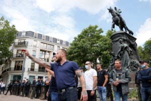 Διαδηλώσεις διαμαρτυρίας σε Λονδίνο και Παρίσι κατά του ρατσισμού και της αστυνομικής βίας [Εικόνες]