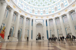 Επίσημο: Αυτές είναι οι πρώτες κυρώσεις της ΕΕ στη Ρωσία για Ουκρανία - Στο στόχαστρο ολιγάρχες, κυβερνητικοί, βουλευτές - εικόνα 2