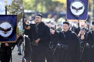 Δίκη Χρυσής Αυγής: "Ήμουν πιο ρομαντικός το 1989", είπε ο Χρήστος Παππάς για τις φωτογραφίες που χαιρετάει ναζιστικά - εικόνα 4