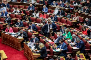 Εργασιακό νομοσχέδιο - Χατζηδάκης: "Ο ΣΥΡΙΖΑ ψήφισε τα μισά άρθρα, αλλά όχι την κατοχύρωση του 8ώρου"