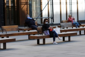 Γαλλία: Αναζωπύρωση της πανδημίας - Υποχρεωτικές και πάλι οι μάσκες στους μαθητές δημοτικού - εικόνα 2