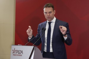 Στέφανος Κασσελάκης: Το λογοπαίγνιο με τον τράγο και το ελάφι, που προκάλεσε γέλιο - "Είδατε πόσο βελτιώθηκαν τα ελληνικά μου;"