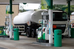 Αντιδράσεις για τη δήλωση Σκυλακάκη ότι "οι φτωχοί δεν έχουν αυτοκίνητο" - Οχι του ΥΠΟΙΚ στη μείωση φόρων στη βενζίνη