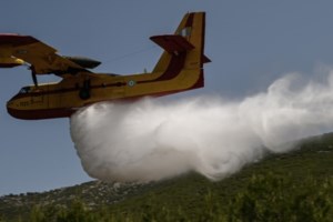 Φωτιά στην περιφερειακή Αιγάλεω στον Ασπρόπυργο - Μεγάλη κινητοποίηση της Πυροσβεστικής
