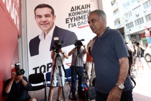 Νέες αιχμές Σκουρλέτη: Κοροϊδία το σύνθημα Κασσελάκη "πάρτε τον ΣΥΡΙΖΑ στα χέρια σας" [βίντεο]