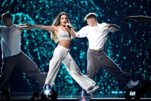 To BBC αποθεώνει το Zari και την Μαρίνα Σάττι: Αvant-garde ηχητικό κολάζ με τύμπανα, reggaeton και ζουρνά - εικόνα 3