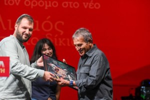 Σταύρος Θεοδωράκης: Η κόρη του, Αργυρώ, πρωταγωνιστεί σε γνωστή παράσταση - "Για το επάγγελμά μου δεν ζητάω πια την άποψή του"