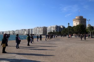 Κορονοϊός: Η "γαλαρία" δικαιώνεται - Πιο ασφαλείς οι μαθητές στα πίσω καθίσματα