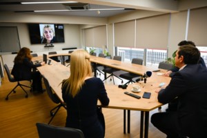 Τσίπρας: Εθνική σύνταξη στην ελληνική μειονότητα της Αλβανίας- Τις υποσχέσεις Μητσοτάκη "τις έφαγαν οι μέλισσες"