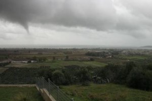 Κακοκαιρία: 97 υδροσίφωνες και 9 ανεμοστρόβιλοι καταγράφηκαν στην Ελλάδα το 2021 - Οι ζημιές που προκάλεσαν - εικόνα 2