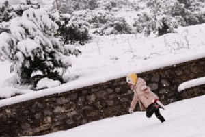 Πρόβλεψη Αρναούτογλου: Χιόνια και σε παραθαλάσσιες περιοχές της Αττικής τη Δευτέρα