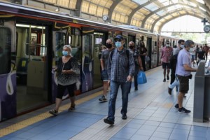 Κορονοϊός: Γιατί είναι υποχρεωτική η μάσκα παντού στην Αχαΐα και όχι στην Αττική - Η εξήγηση Χαρδαλιά - εικόνα 2