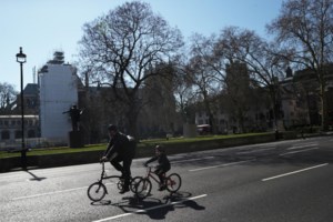 Bloomberg: Πού επιβιώνει περισσότερο ο κορoνοϊός στον αέρα - Αποκαλυπτική έρευνα - εικόνα 2