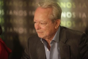 Μια... ωραία ατμόσφαιρα στο ΠΑΣΟΚ: Ποιοι θέλουν να πάρουν την ηγεσία από τον Ανδρουλάκη και η αντεπίθεση του προέδρου