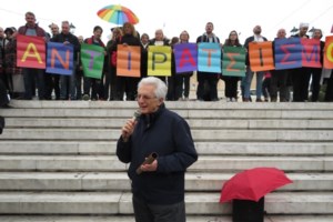 Ο "εθνικός μηνυτής" Δημητράς, η έρευνα για τις χρηματοδοτήσεις του και το μπλόκο στους λογαριασμούς - Καταγγέλλει "σπίλωση"