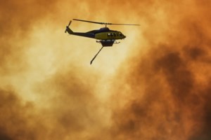 Φωτιά στη Δυτική Αττική: Βελτιωμένη η εικόνα από τα πύρινα μέτωπα - "Κανένας εφησυχασμός" ξεκαθαρίζει ο Αρτοποιός
