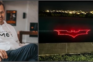 "Φιλαράκια": Ο Ευαγγελάτος "μπήκε" στο Central Perk και έγινε viral - Το ειρωνικό σχόλιο της Ακρίτα