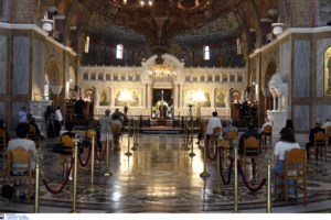 Ιερώνυμος: "Ναι" στη μάσκα στις εκκλησίες εάν το πουν οι ειδικοί