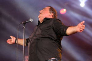 Υπουργός Πολιτισμού για Βασίλη Καρρά: Ήταν ένα φαινόμενο που δεν κατατάσσεται και δεν ορίζεται