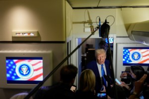 Βουτιά στα ευρωπαϊκά χρηματιστήρια καθώς τίθενται σε ισχύ οι "αμοιβαίοι" δασμοί του Τραμπ