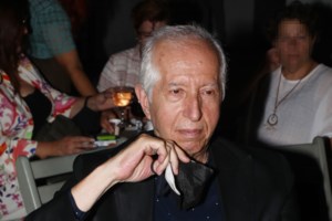 Σάλος με τον Κωνσταντίνο Τζούμα για τις γυναικοκτονίες: Τα μαζεύει ότι "σκοτώνουν τις γυναίκες γιατί φλυαρούν"