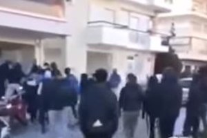 Εύοσμος: Εθνικιστές επιτέθηκαν άγρια σε μαθητή πρόσφυγα – "Σπέρνουν τον φόβο" [εικόνες - βίντεο] - εικόνα 2