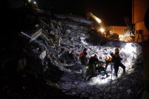 Σεισμός στην Τουρκία: Ο γερμανικός Τύπος υμνεί την ελληνική ΕΜΑΚ - "Ελπίδα μέσα στην κόλαση" - εικόνα 5