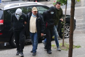 Θεσσαλονίκη: Εκτός φυλακής τα αδέρφια που σκότωσαν στο ξύλο τον 52χρονο επειδή τάιζε τα αδέσποτα ζωάκια - εικόνα 2