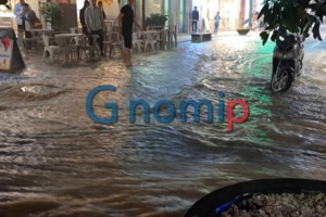 Οικολογική "βόμβα" τα κατεστραμμένα λάστιχα ποτίσματος στα χωράφια της Θεσσαλίας μετά τις πλημμύρες [βίντεο]