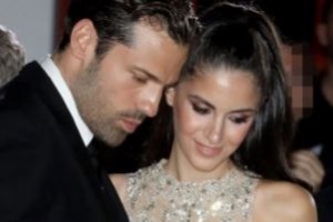 Κωνσταντίνος Αργυρός: "Μάνα, ο γιος σου χορεύει ζεϊμπέκικο στο Royal Albert Hall" - Η συγκινητική στιγμή σε συναυλία στο Λονδίνο [βίντεο]