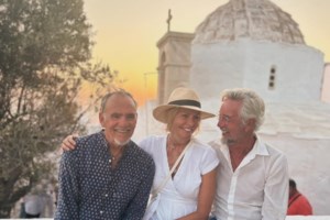 Τζένη Μπαλατσινού: Στο Σούνιο με τον Παναγιώτη Αντώνιο Κικίλια - Ξυπόλητοι στον Ναό του Ποσειδώνα - εικόνα 5