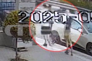 Πάτρα: Βίντεο ντοκουμέντο - Ανήλικες ανάγκασαν 13χρονη να σκύψει και να γλείψει τα παπούτσια τους - Για ένα αγόρι...