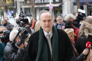 Ο Όμηρος Ευστρατιάδης "καλύπτει" τον Πέτρο Φιλιπίδη για τους βιασμούς και προκαλεί την οργή της Φαίης Σκορδά- Ντροπή - εικόνα 2