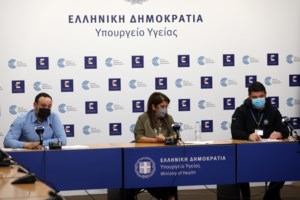 "Κραυγή" αγωνίας από τον Εμπορικό Σύλλογο Αθήνας: "Καταστροφικό να χαθεί και η περίοδος των εκπτώσεων"