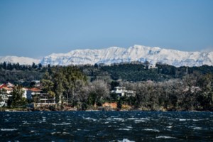 Αλλάζει ο καιρός: Έρχονται βροχές και πτώση της θερμοκρασίας - Πότε θα δούμε τα πρώτα χιόνια