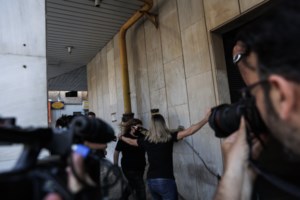 Αρπάχτηκαν on air Λέων και δικηγόρος Πισπιρίγκου: "Τις τελευταίες μέρες έχετε ξεφύγει, άλλος άνθρωπος" [βίντεο] - εικόνα 2