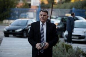 Νέα περίπτωση ψευτογιατρού στο Αίγιο: Απατεώνας χρησιμοποιεί όνομα πραγματικού γιατρού για να εξαπατά ασθενείς [Βίντεο]